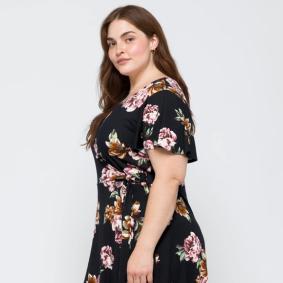 NWT woman's floral dress - 2x PERFECT for summer!!! - Picture 4 of 9